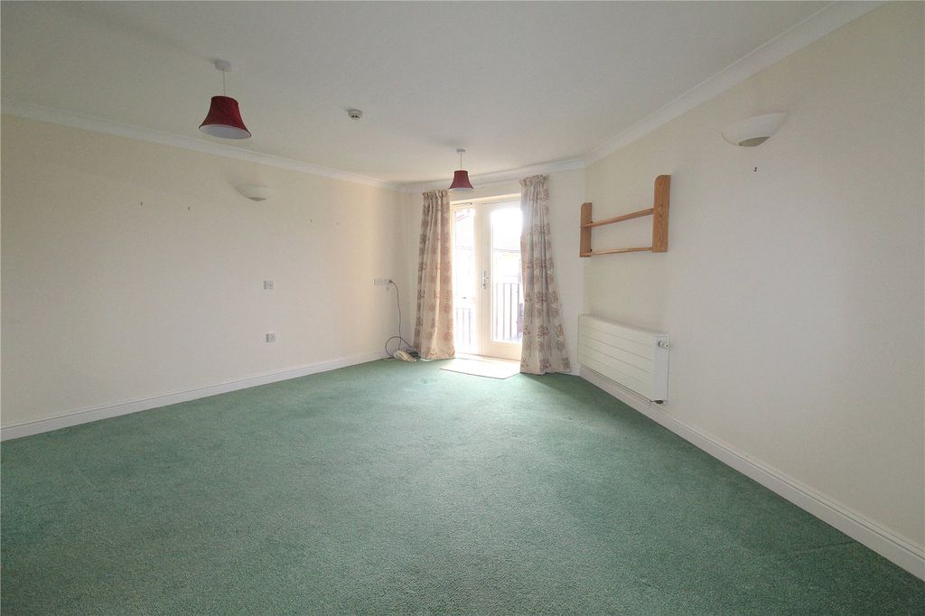 Property photo 2 of 15 Picture No. 10