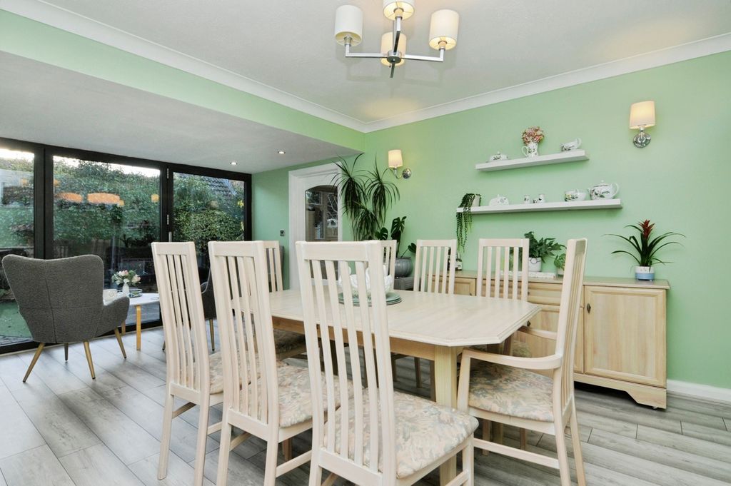 Property photo 3 of 16 Pbox-Img.Jpg