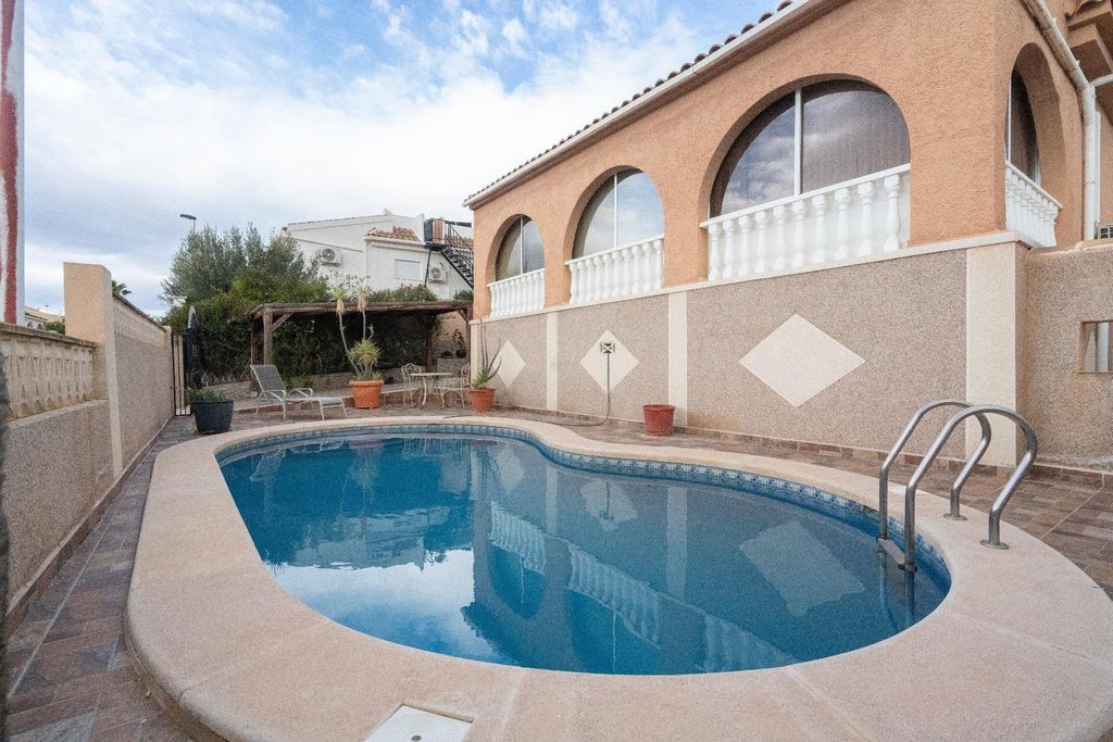 Property photo 1 of 21