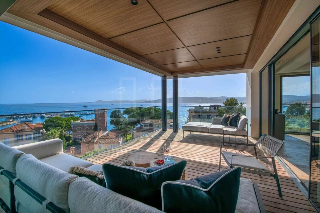 Property photo 3 of 54