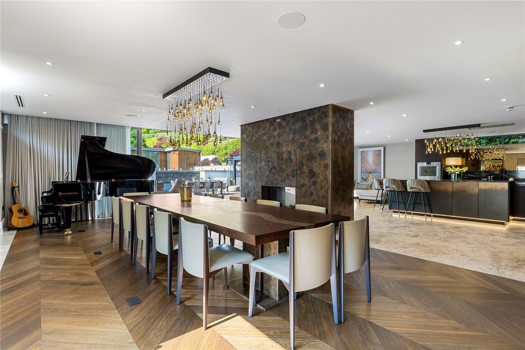 Property photo 2 of 19 Dining Area