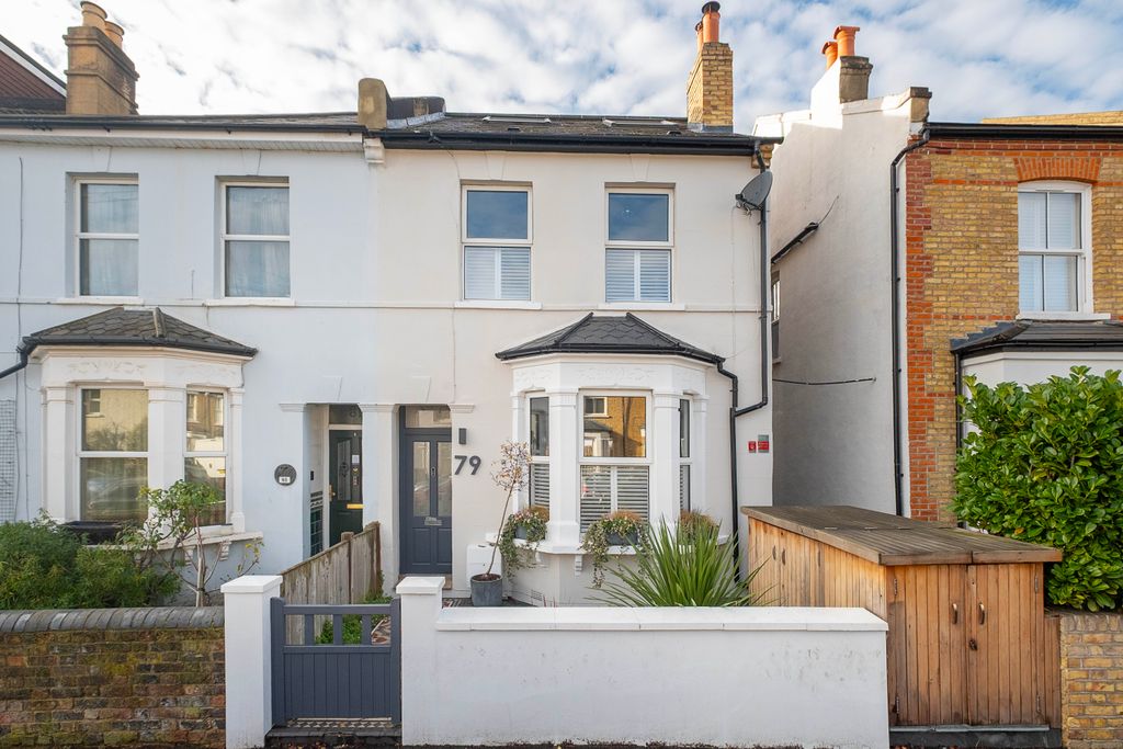 Property photo 1 of 28