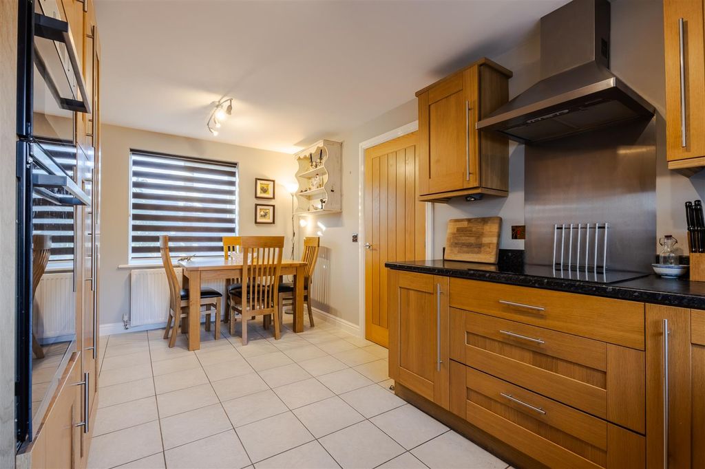 Property photo 3 of 20 Kitchen Diner