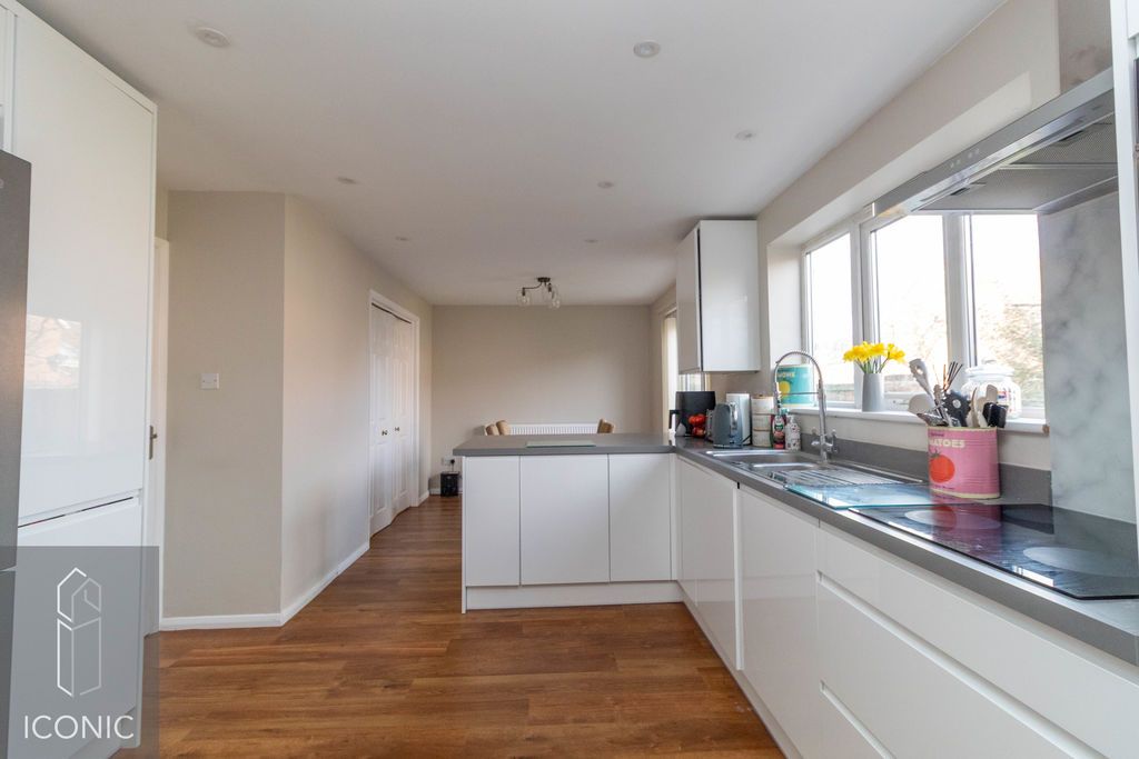 Property photo 3 of 19 Photo 2