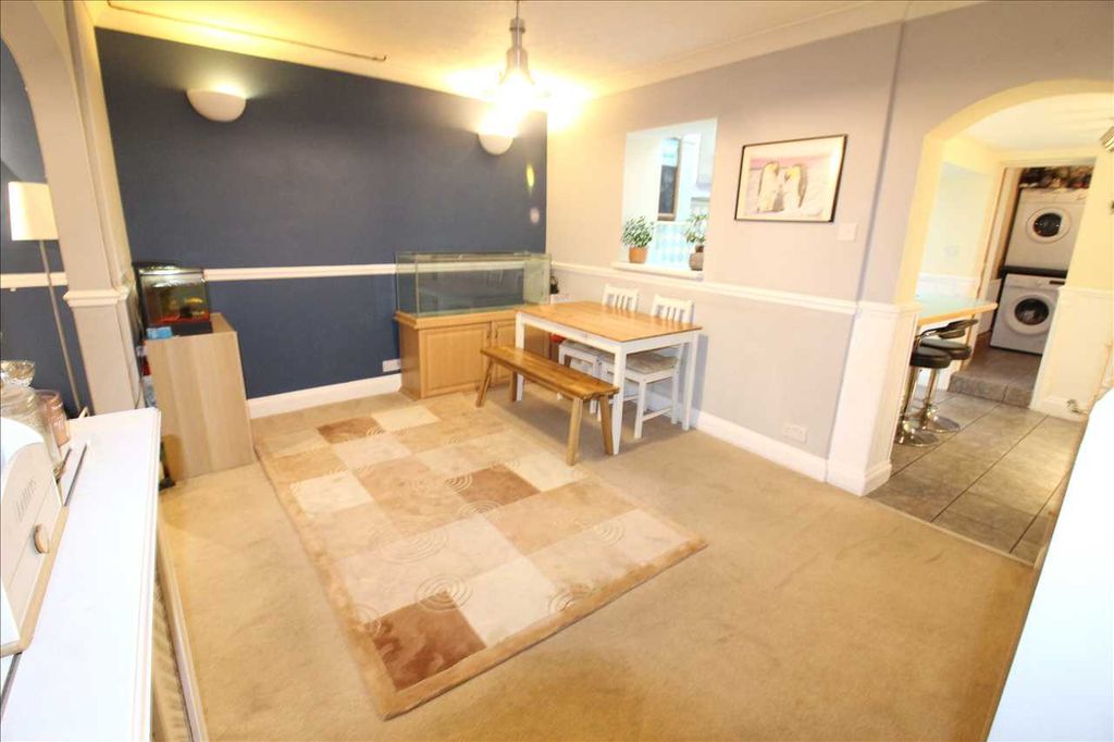 Property photo 3 of 16 Dining Room