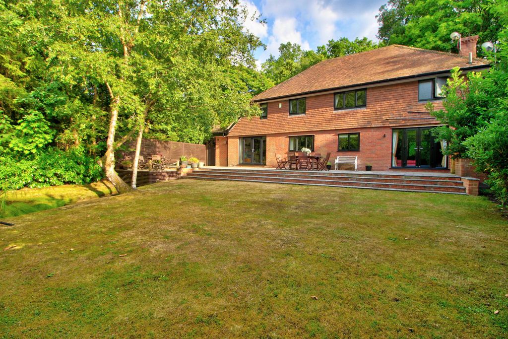 Property photo 1 of 25