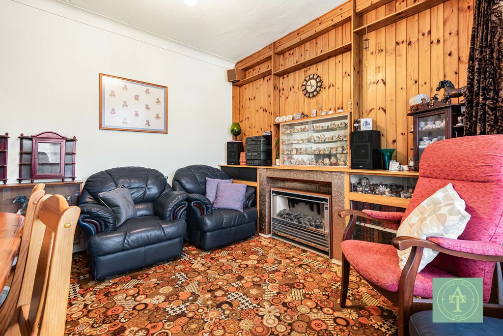 Property photo 3 of 24 Gallery