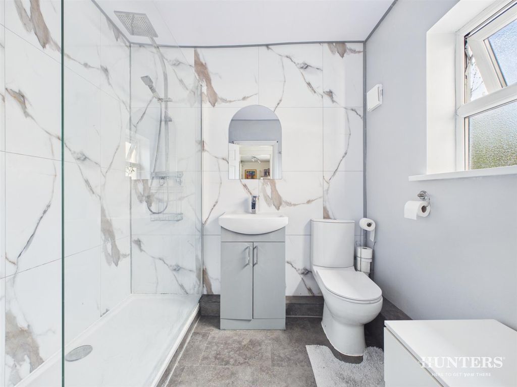 Property photo 3 of 18 Cam05287G0-Pr0229-Still004.Jpg