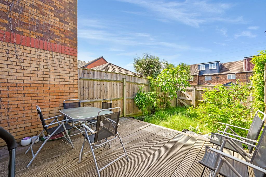 Property photo 3 of 10