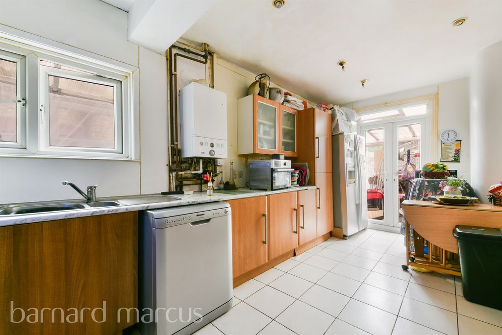 Property photo 2 of 9