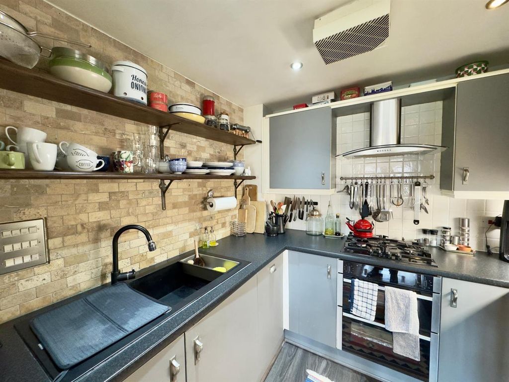 Additional image 4 of 2 bed flat for saleLatimer House, Marrow Meade, Fleet GU51