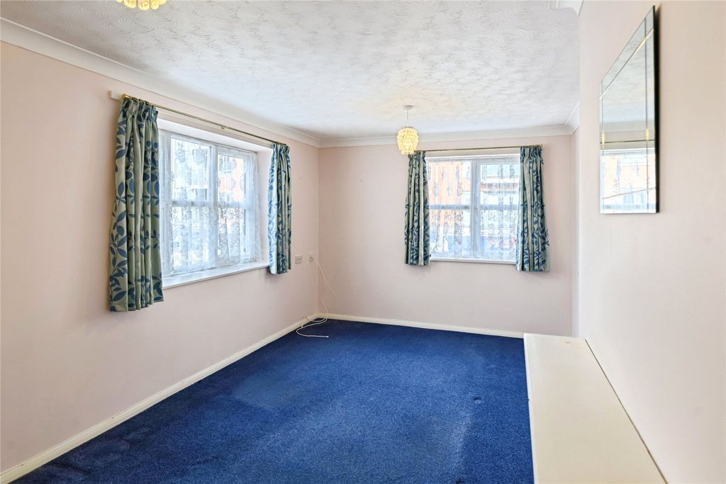 Property photo 2 of 10 Lounge