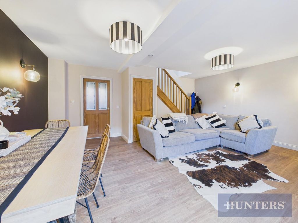 Property photo 2 of 14 Cam05316G0-Pr0287-Still015.Jpg