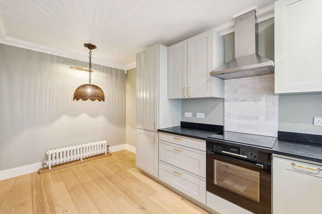 Property photo 2 of 12 Image