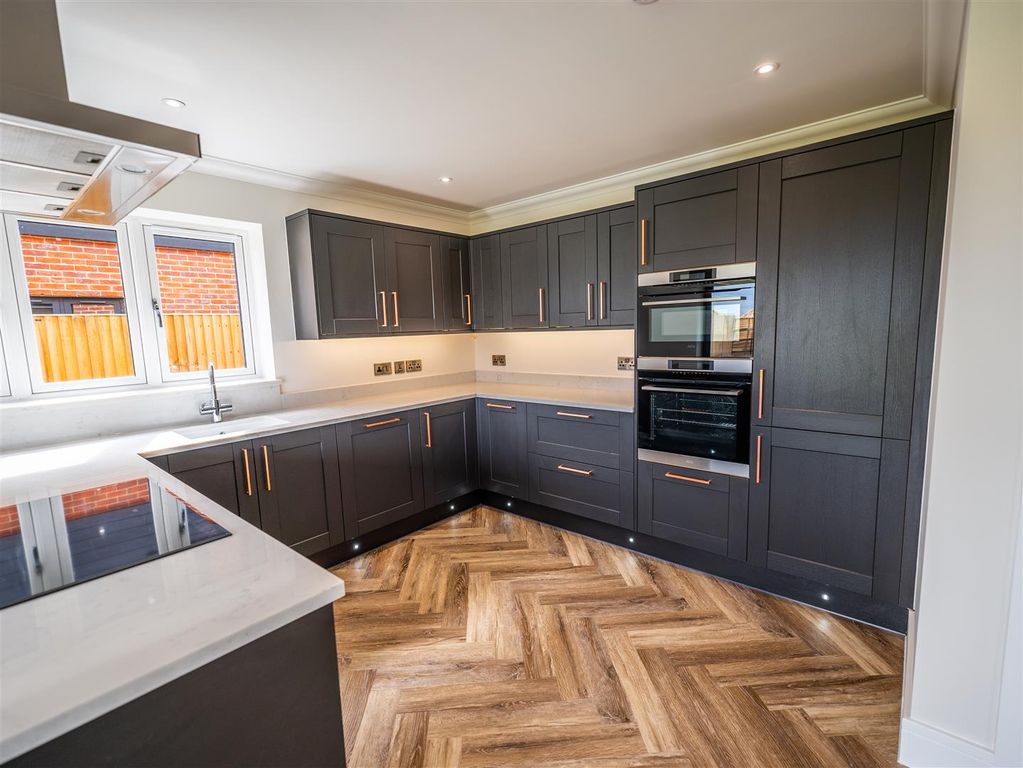 Property photo 3 of 8 Photo-2.Jpg