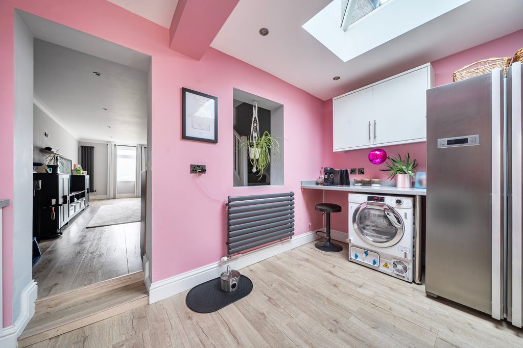 Property photo 3 of 10 15226688