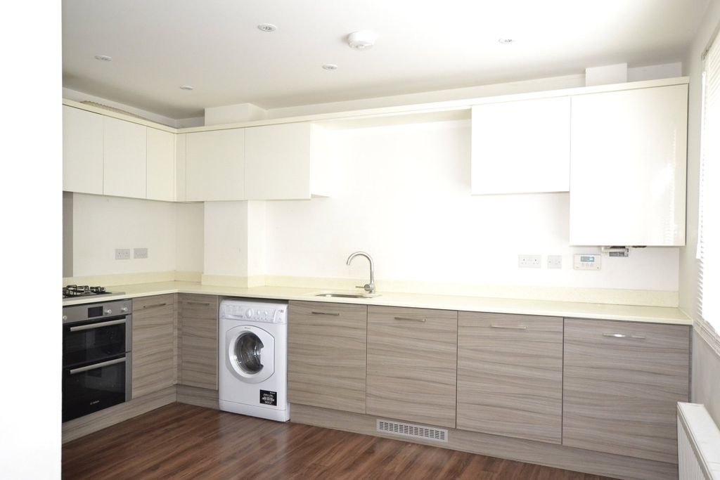 Property photo 2 of 17 Kitchen