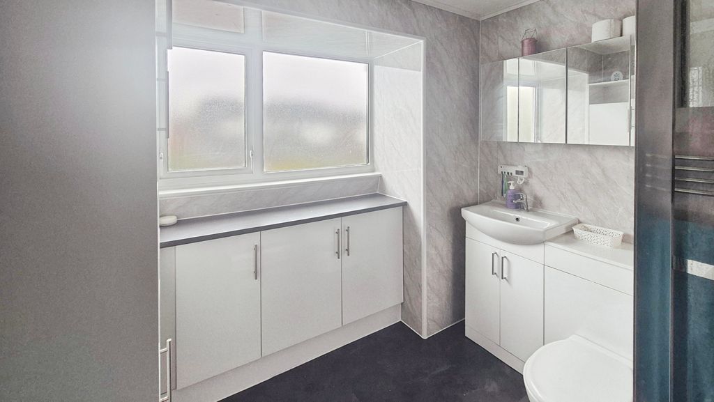 Property photo 3 of 24 1Eda9688-1000097449