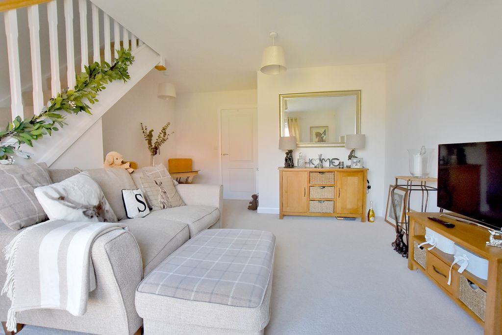 Property photo 2 of 9 33