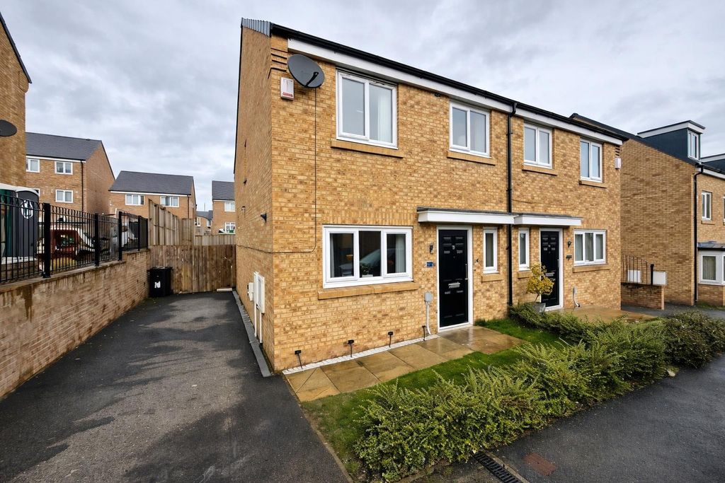 Property photo 1 of 18