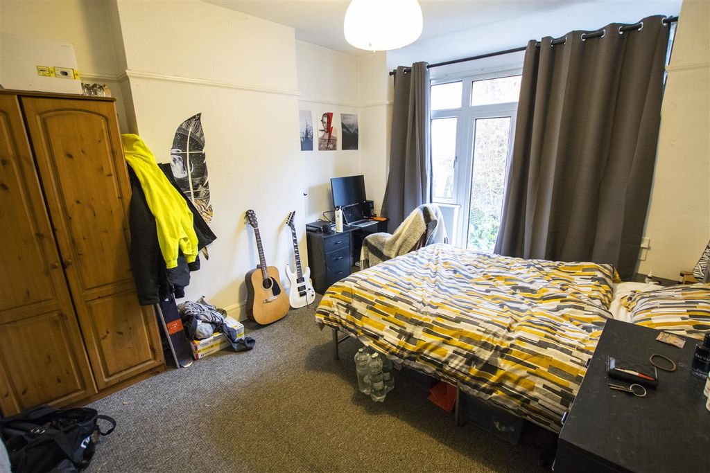 Property photo 3 of 7 Bedroom