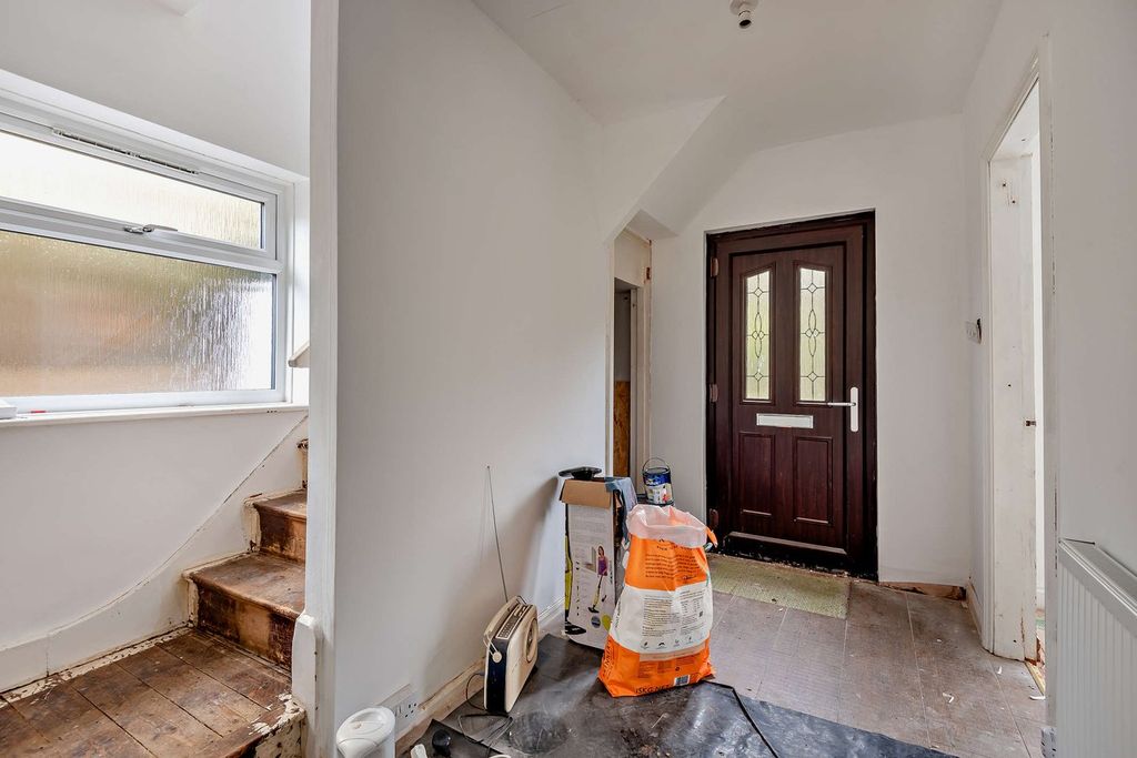 Property photo 2 of 29