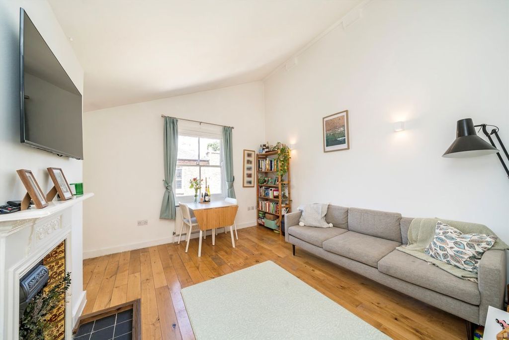 Property photo 2 of 9
