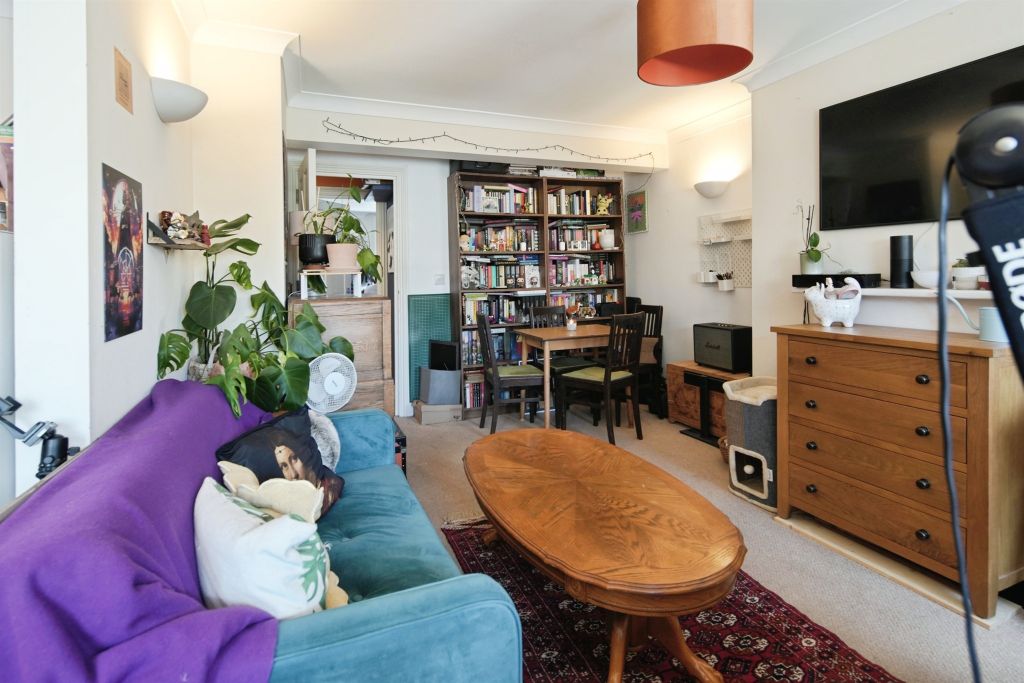 Property photo 3 of 17