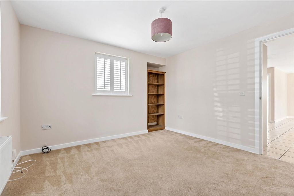 Property photo 3 of 22 Study