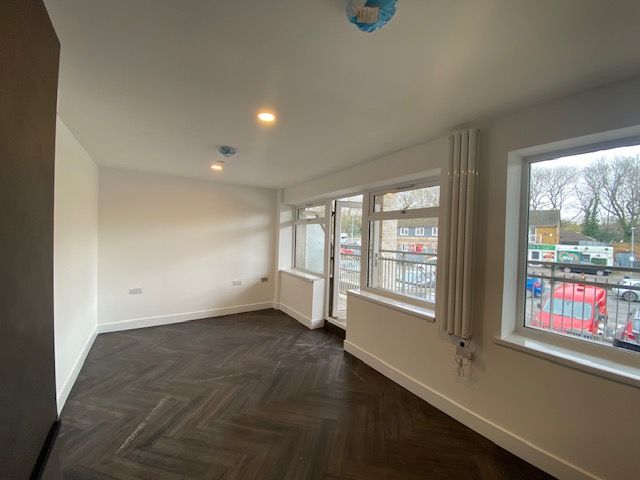 Property photo 3 of 7 Living Room