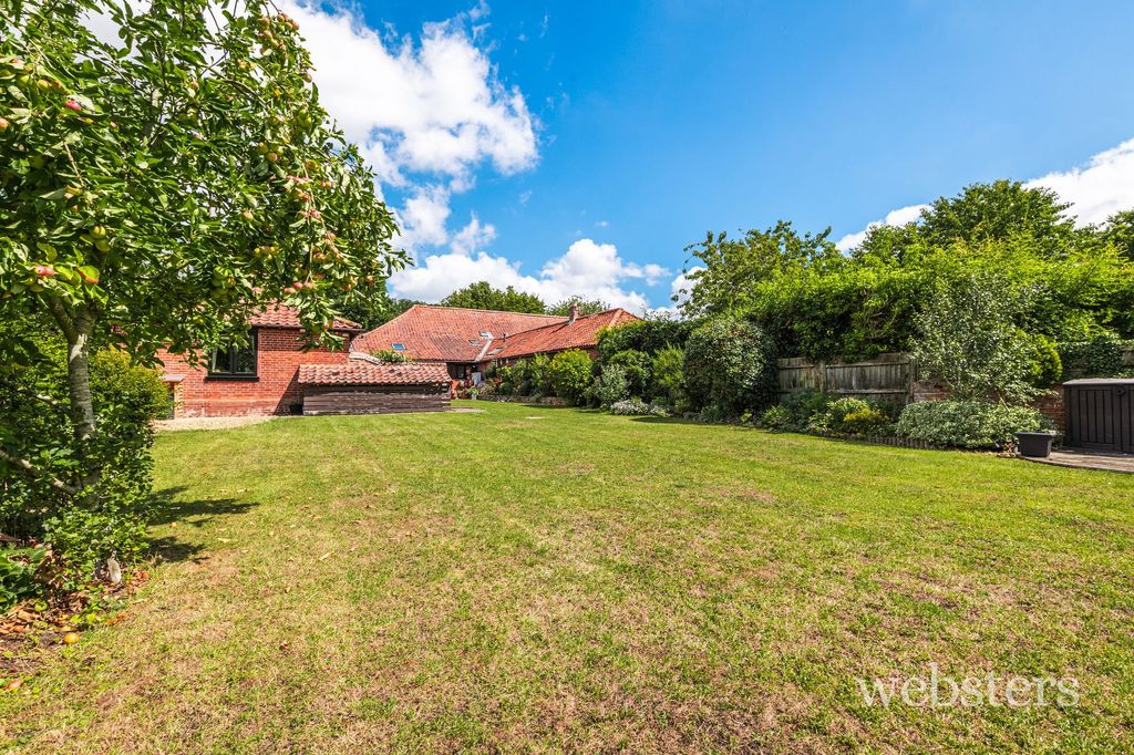 Property photo 3 of 33