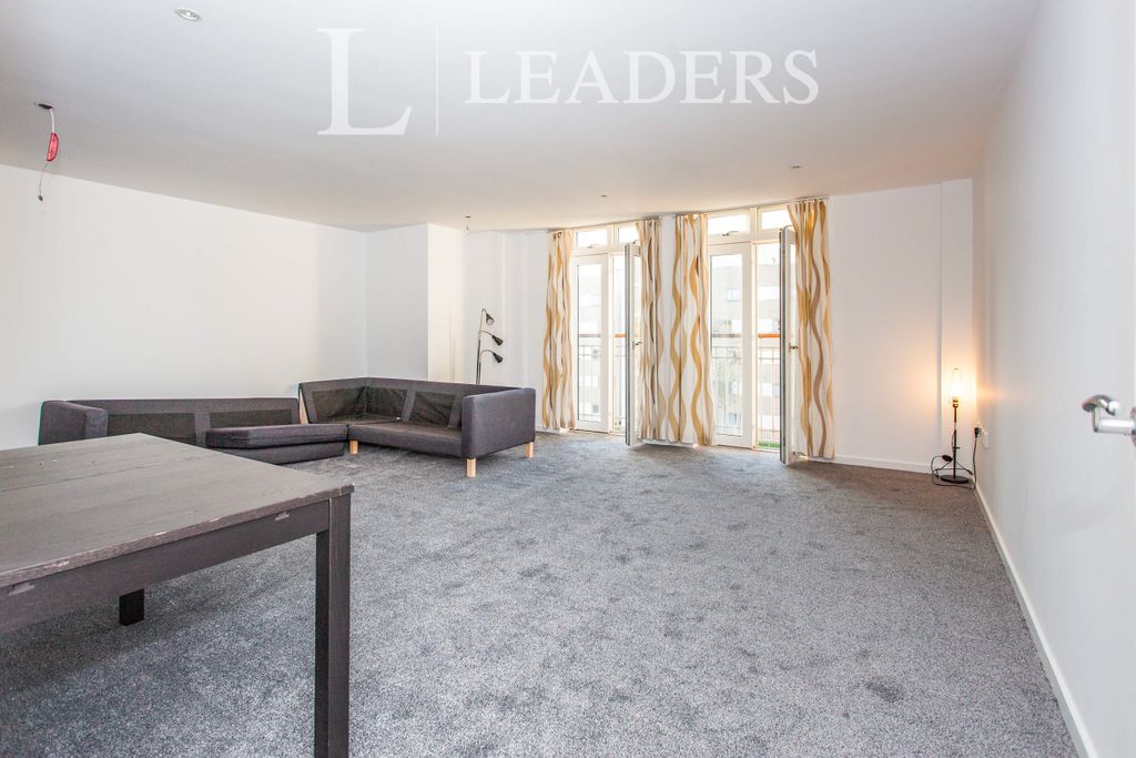 Property photo 2 of 9 6E54d92c-E04B-Ec11-8