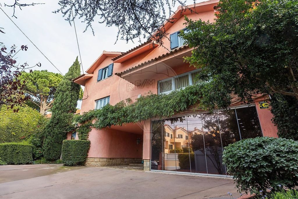 Property photo 3 of 49