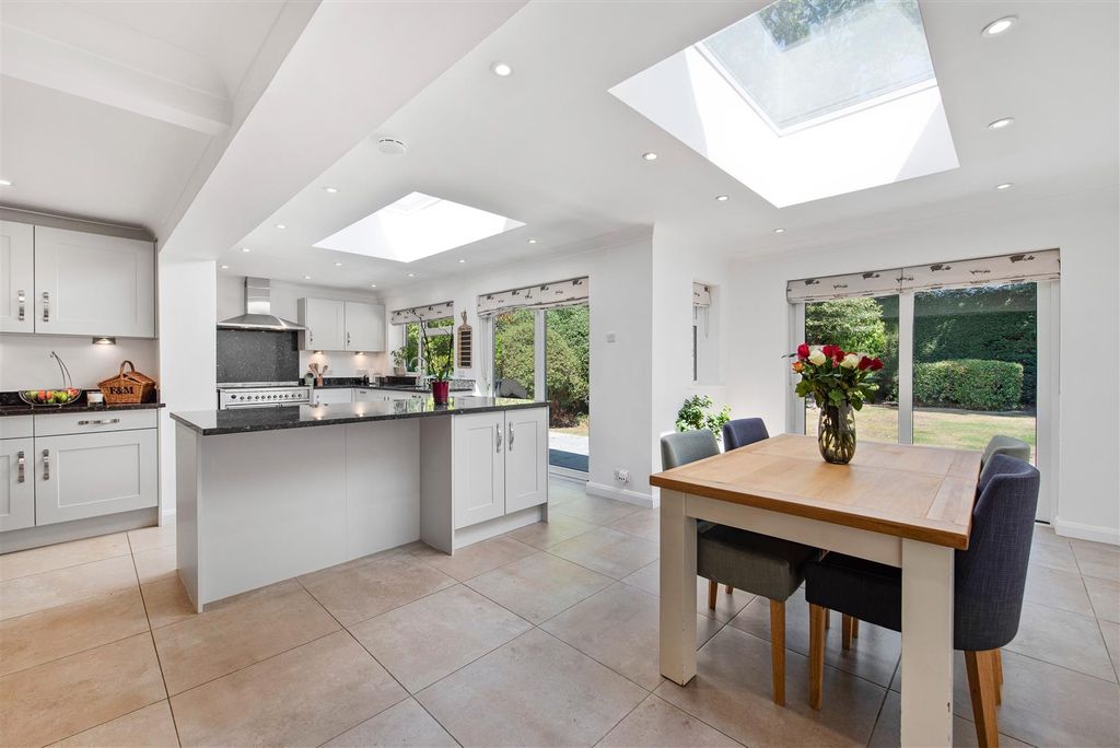 Property photo 3 of 14