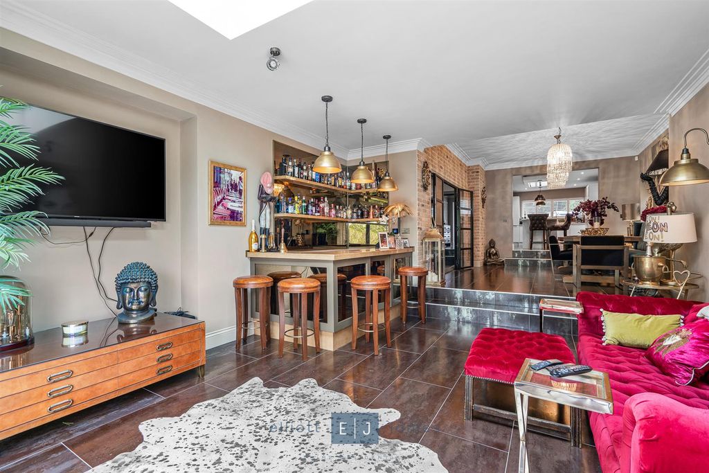 Additional image 12 of 4 bed detached house for saleWoodbury Hill, Loughton IG10