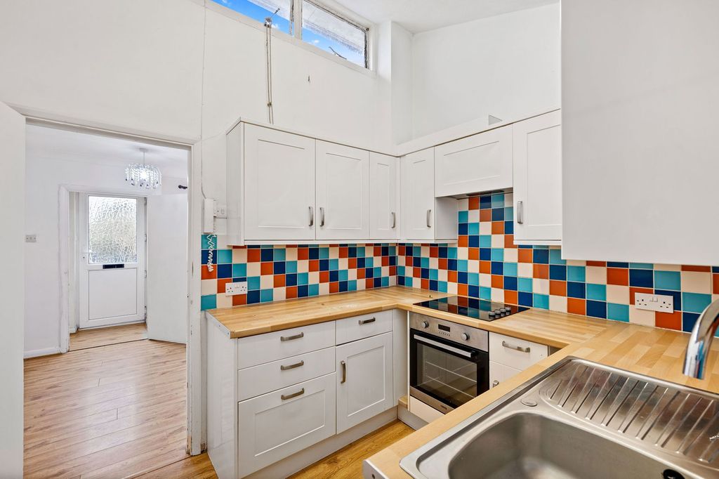 Property photo 3 of 7