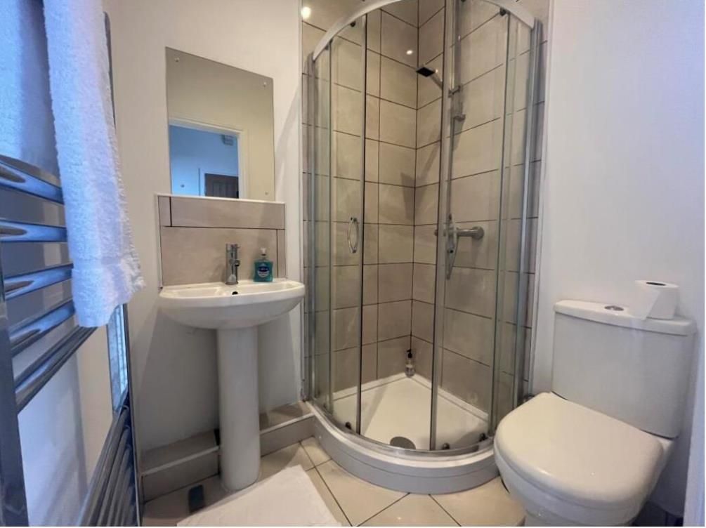 Property photo 3 of 5 Bedroom