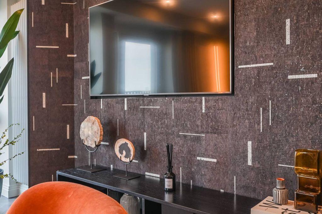 Property photo 3 of 26