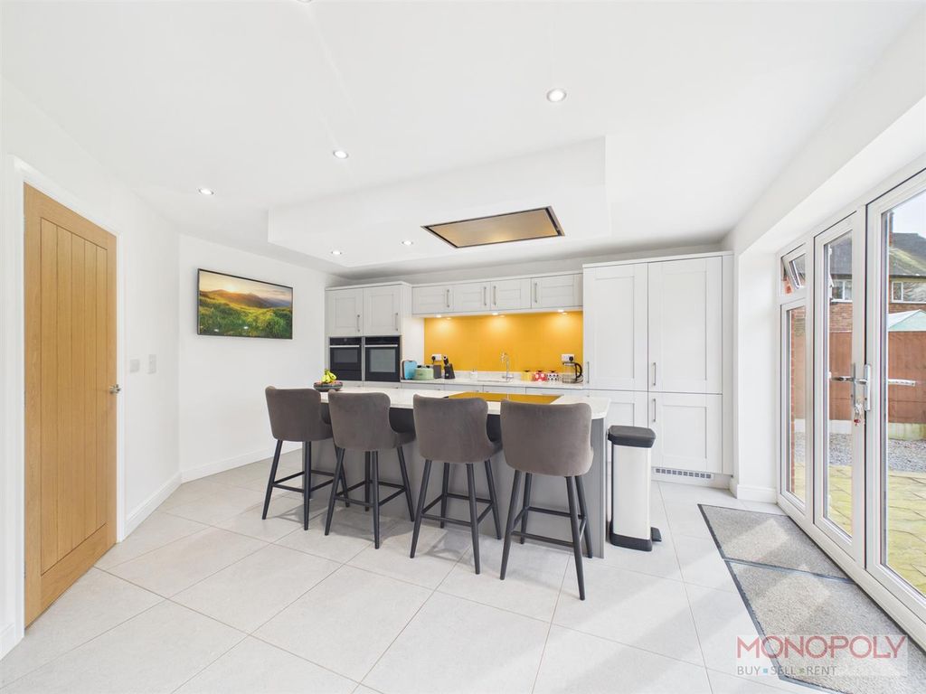 Property photo 2 of 34 Cam01943G0-Pr0620-Still023.Jpg