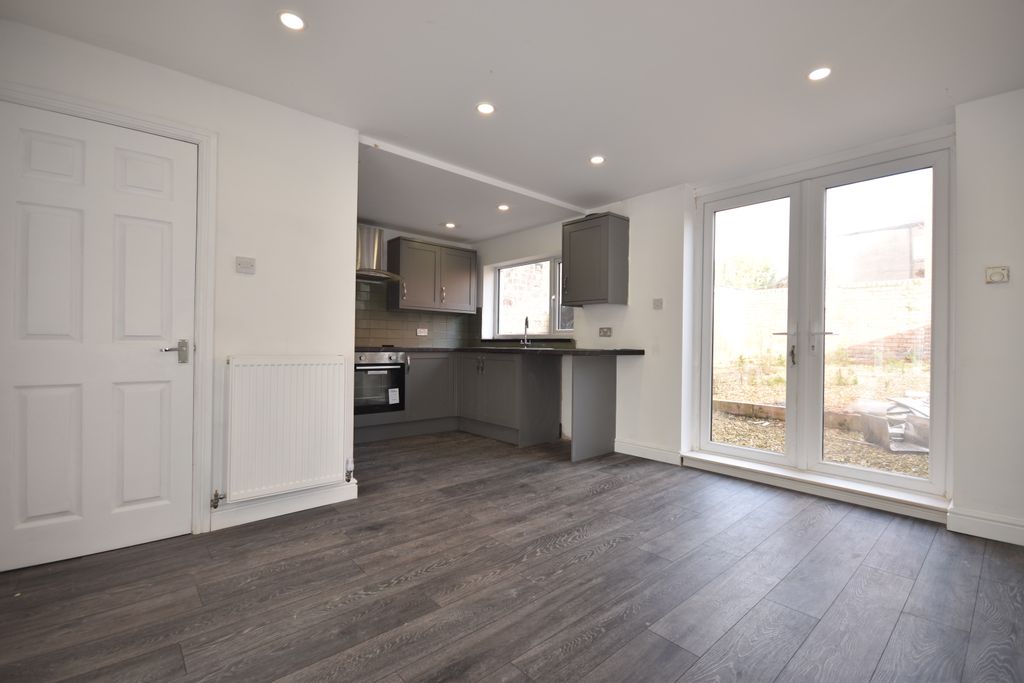 Property photo 3 of 8 Img_8252