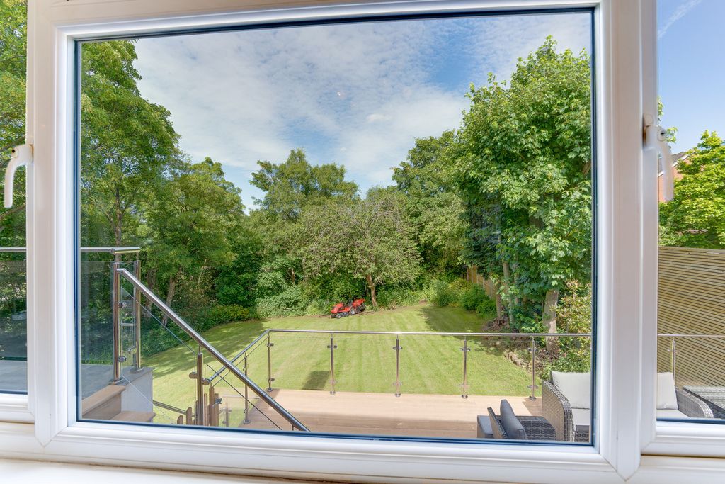 Property photo 3 of 28