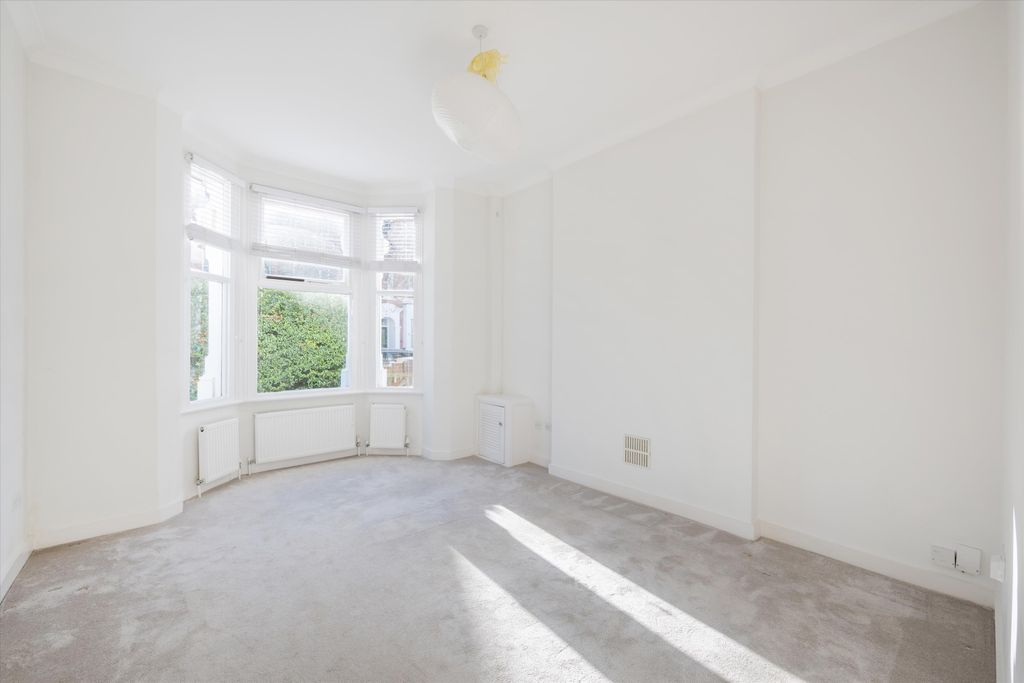 Property photo 2 of 10 Image