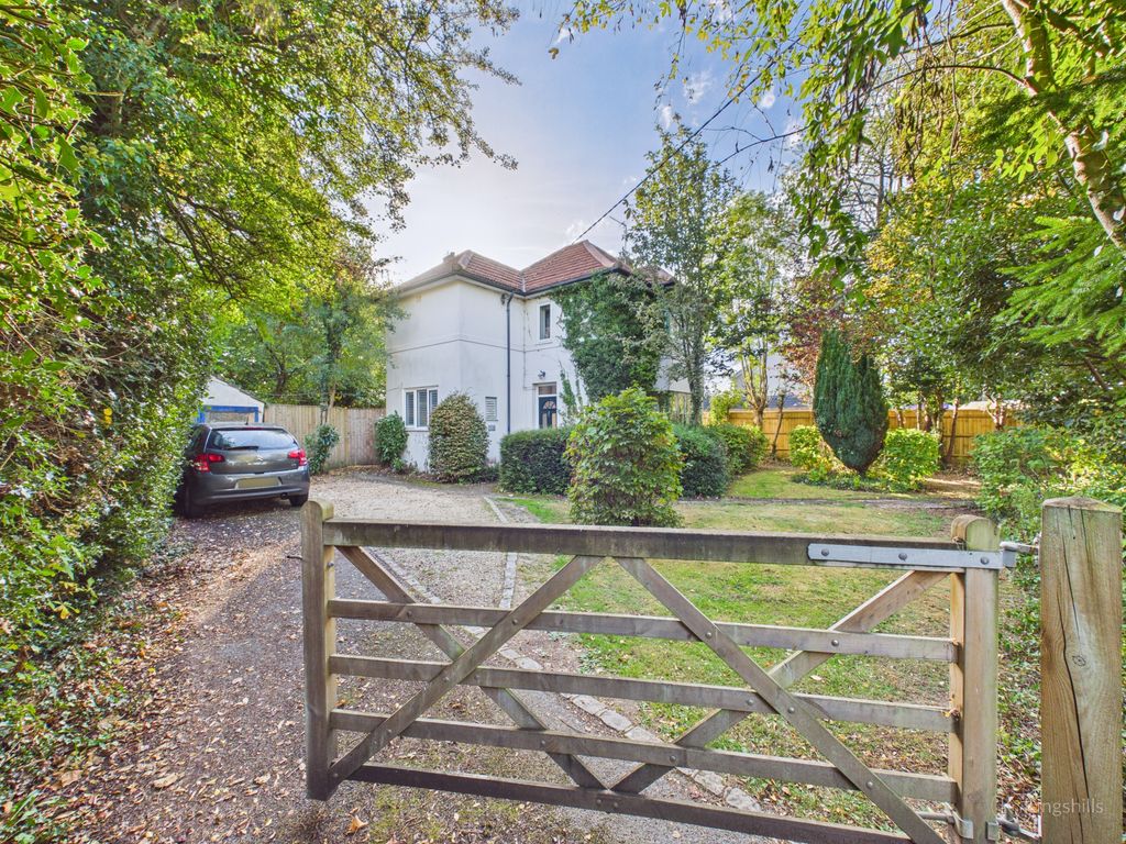 Property photo 1 of 13 Holcombe