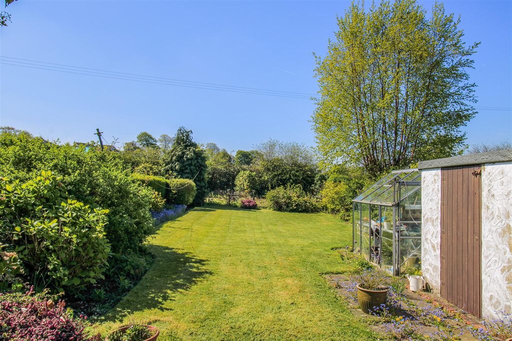 Property photo 3 of 11