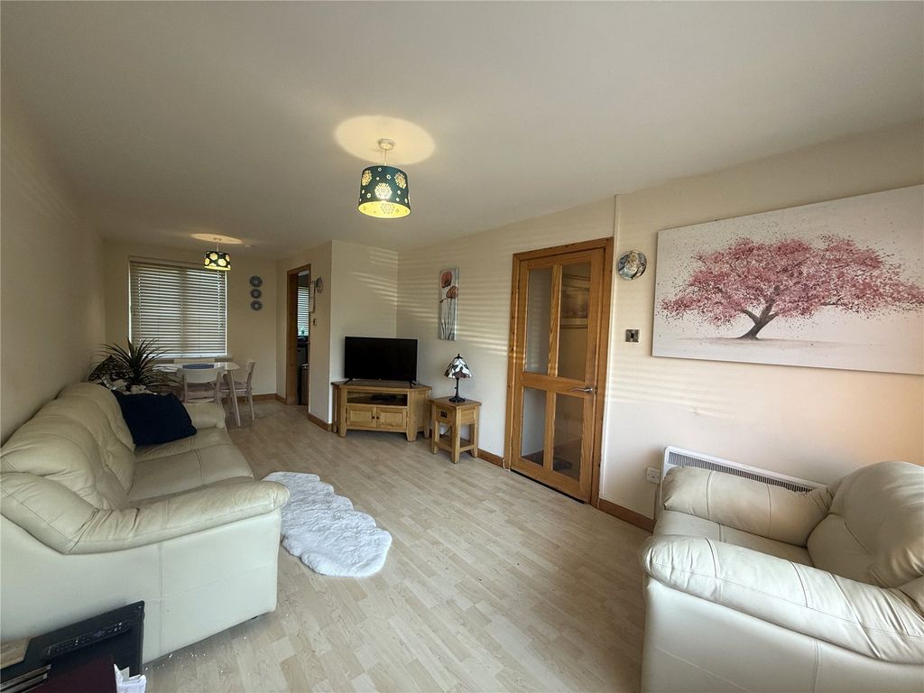 Property photo 2 of 15 Picture No. 10