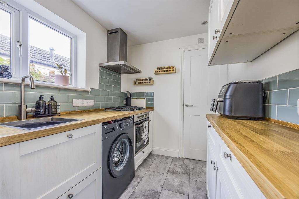 Property photo 2 of 24 62 Napier Road, Southsea-Porticomarketing-Soldby-1