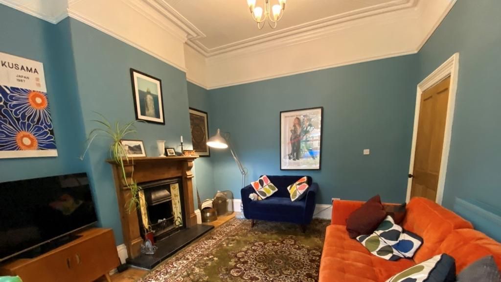Property photo 2 of 12 Lounge