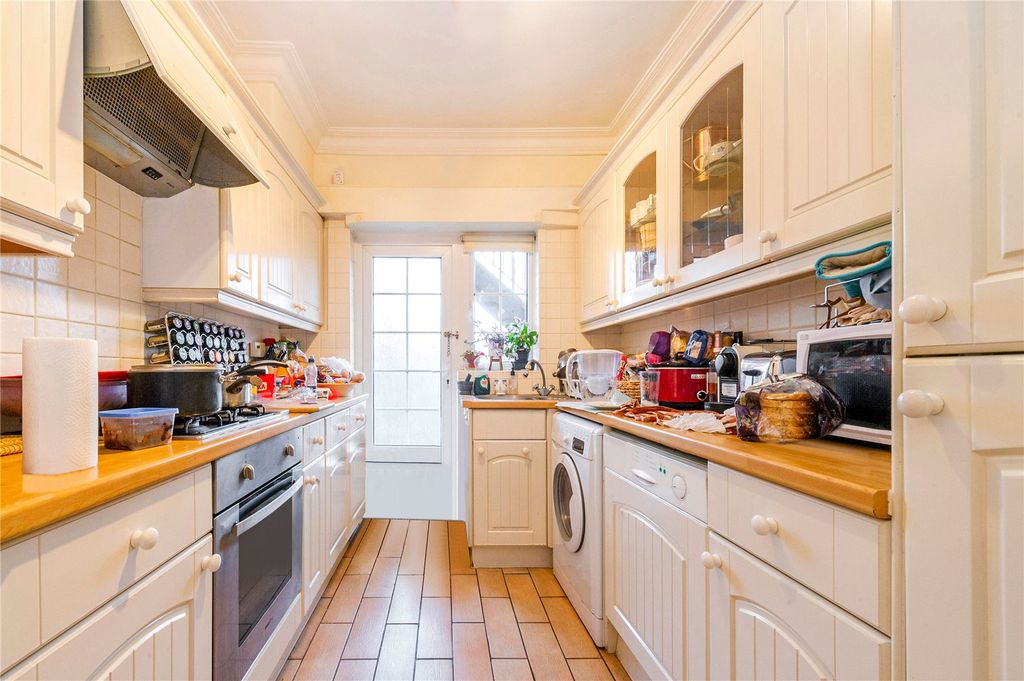 Property photo 2 of 6