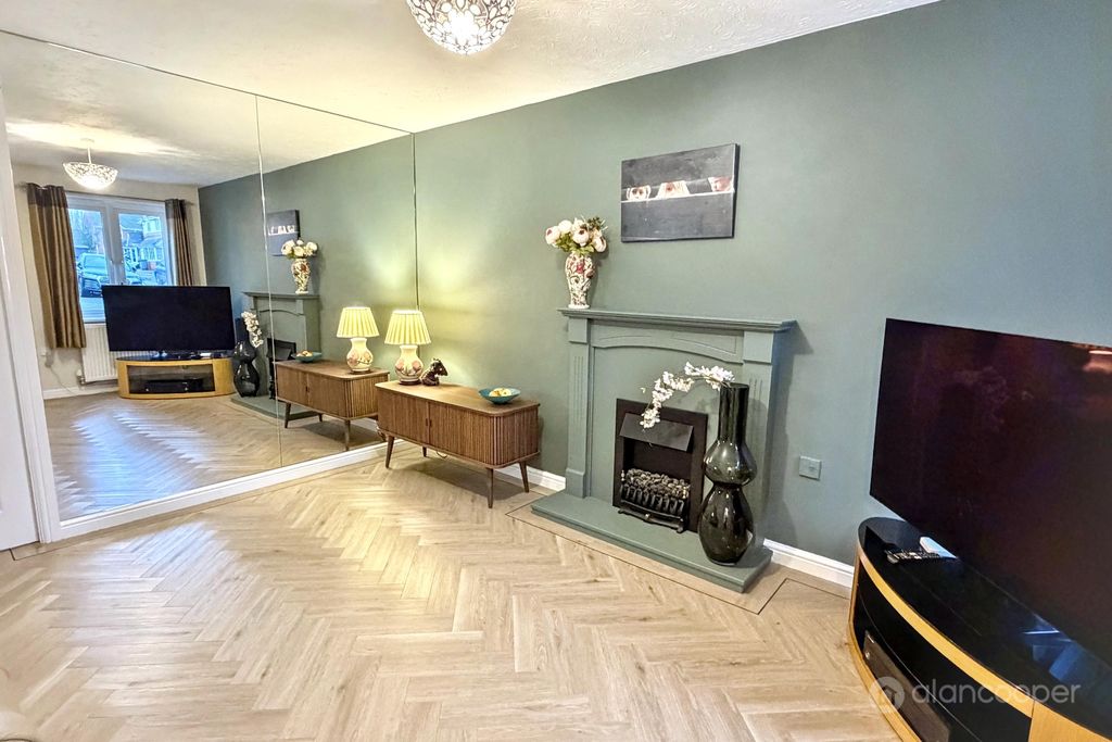 Property photo 2 of 13 4851763