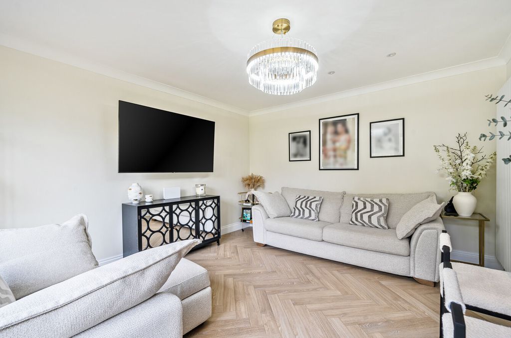 Property photo 3 of 15 1415990-11-69930B...